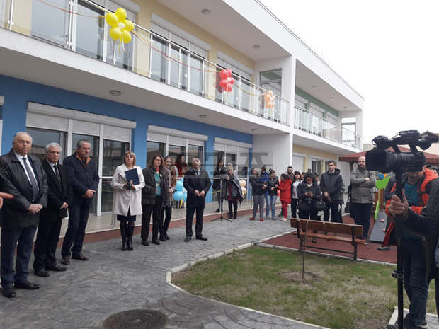 В ромския квартал "Надежда" в Сливен бе открита многофункционална сграда за образование, култура и здравеопазване В ромския квартал "Надежда" в Сливен бе открита многофункционална сграда за образование, култура и здравеопазване