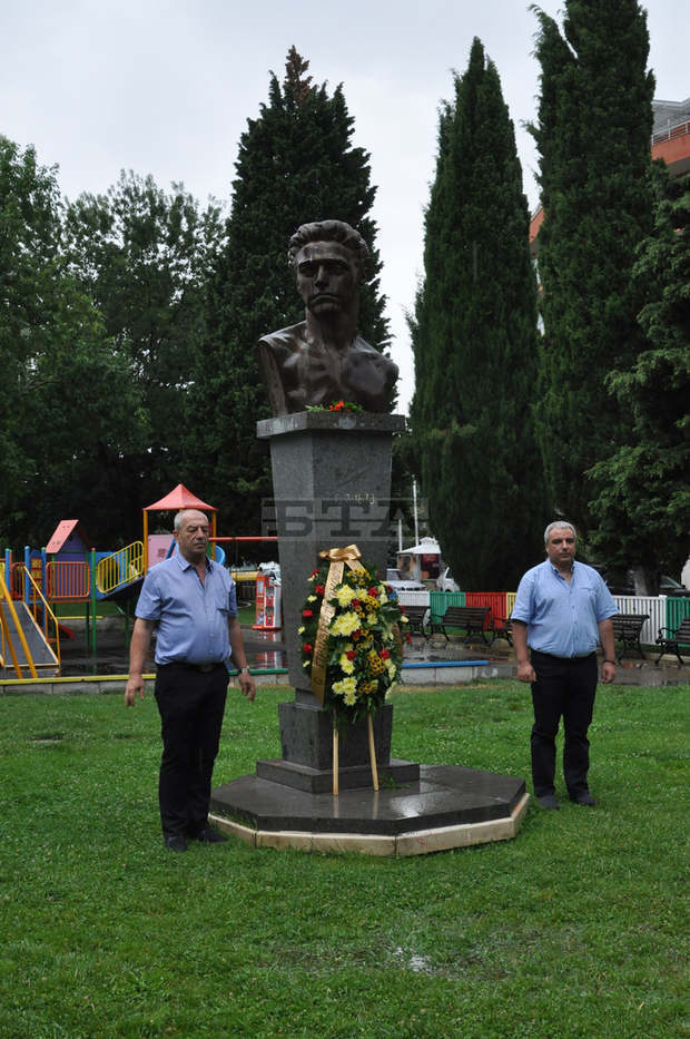 В Несебър отбелязаха 180 години от рождението на Апостола В Несебър отбелязаха 180 години от рождението на Апостола