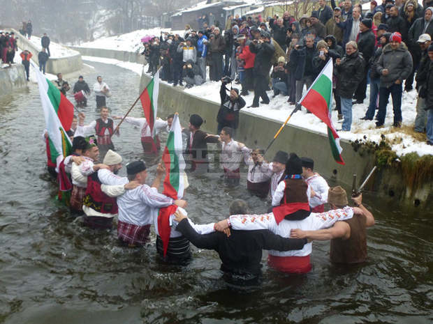 Богоявленският кръст в Сливен ще бъде хвърлен в река Новоселска