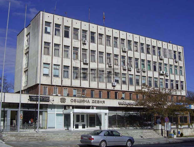 В Девня приютиха млад французин, тръгнал на пътешествие из Европа с колело В Девня приютиха млад французин, тръгнал на пътешествие из Европа с колело
