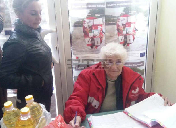 Повече от 8000 нуждаещи се от област Кърджали ще получат хранителни пакети Повече от 8000 нуждаещи се от област Кърджали ще получат хранителни пакети