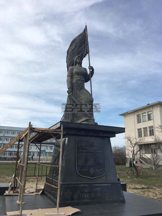 Започна изграждането на паметник, посветен на загиналите от община Раковски за независимостта и обединението на България Започна изграждането на паметник, посветен на загиналите от община Раковски за независимостта и обединението на България