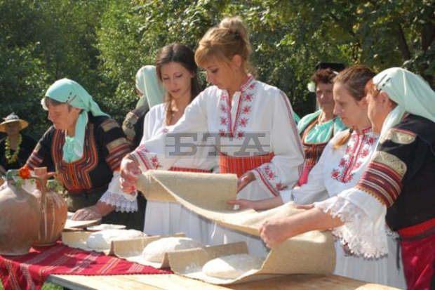 Празникът "Панагия" - Въздигане на хляба, ще бъде отбелязан в Кюстендилско в средата на месеца Празникът "Панагия" - Въздигане на хляба, ще бъде отбелязан в Кюстендилско в средата на месеца