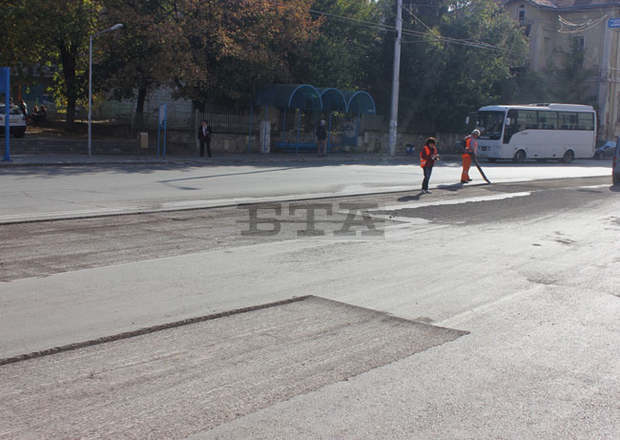 Рехабилитацията на някои улици в Плевен се бави заради дейности на "ВиК", "Топлофикация" и ЧЕЗ Рехабилитацията на някои улици в Плевен се бави заради дейности на "ВиК", "Топлофикация" и ЧЕЗ