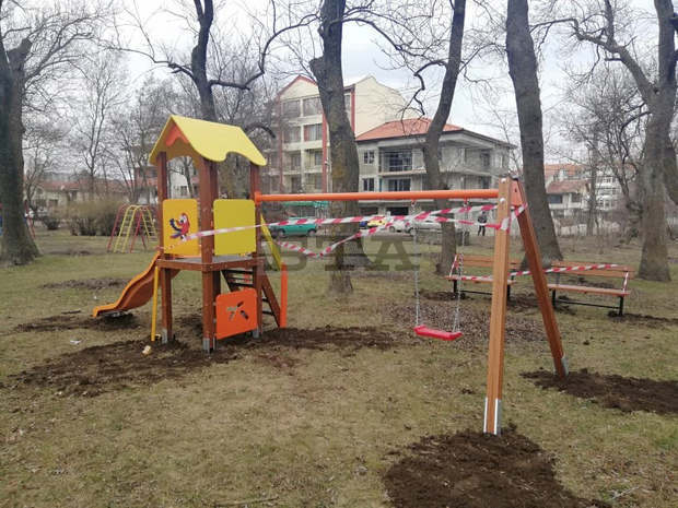 Децата на Каварна имат нова площадка за игра