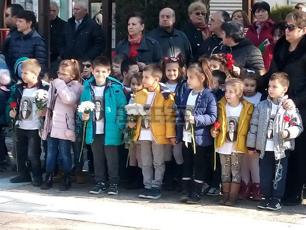 Библиотеката в Кюстендил е домакин на "Урок за Левски" Библиотеката в Кюстендил е домакин на "Урок за Левски"