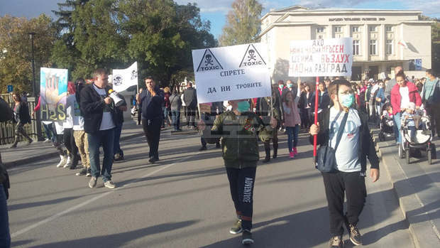 Жители на Кубрат блокираха пътните отсечки за Разград и Русе Жители на Кубрат блокираха пътните отсечки за Разград и Русе