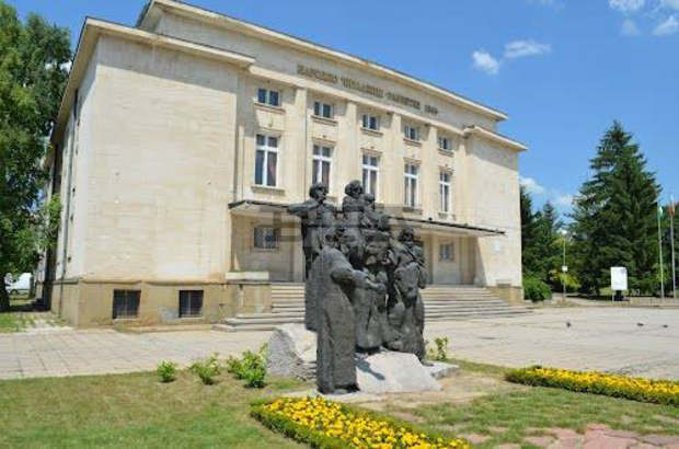 Народно читалище "Развитие 1869" е новият носител на наградата "Никола Икономов" на община Разград Народно читалище "Развитие 1869" е новият носител на наградата "Никола Икономов" на община Разград