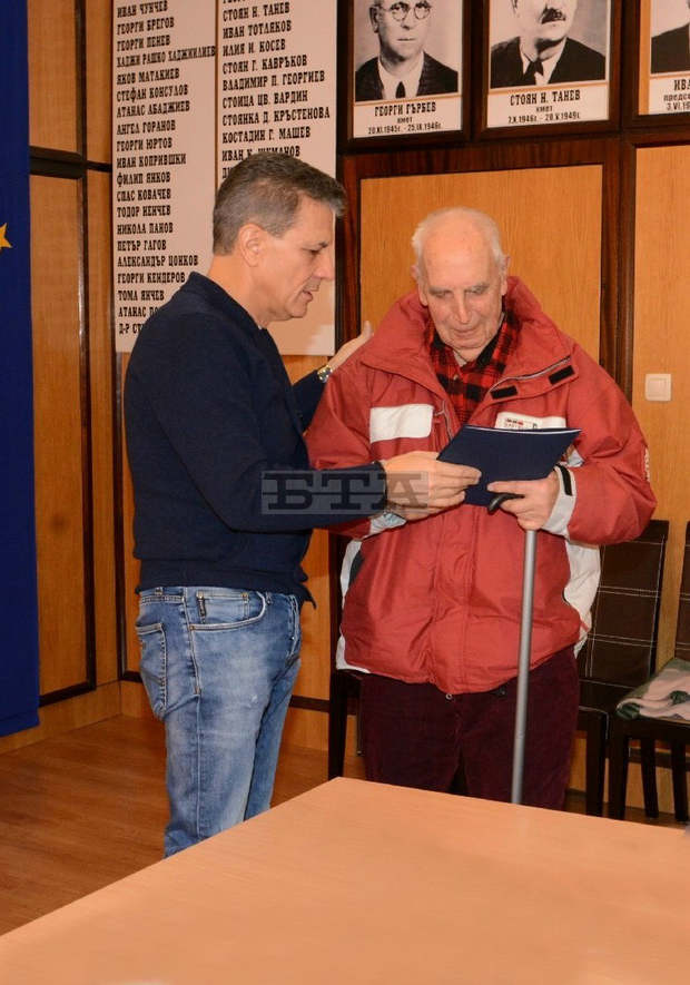 Художникът  Борис Резов бе отличен за принос към културата на Пазарджик