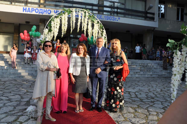 Разлог е отново домакин на фестивала "Звездите на театъра"