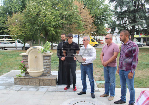 Братя изградиха безвъзмездно чешма до строена с дарения църква в Русе Братя изградиха безвъзмездно чешма до строена с дарения църква в Русе