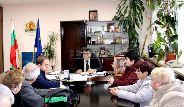 Хора с увреждания връчиха протестна нота на областния управител на Русе