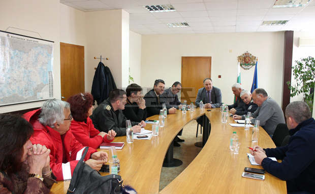 Над десет населени места в област Разград са без електрозахранване заради авария Над десет населени места в област Разград са без електрозахранване заради авария