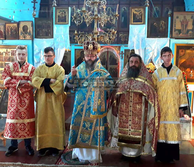 Храмовия празник на църквата "Покров на Пресвета Богородица" отбелязаха живеещите в силистренското село Татарица етнически руснаци