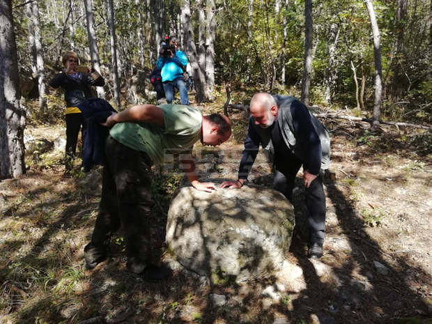 Археолози започнаха разкопки в Родопите по хипотеза за Тракийска царска резиденция