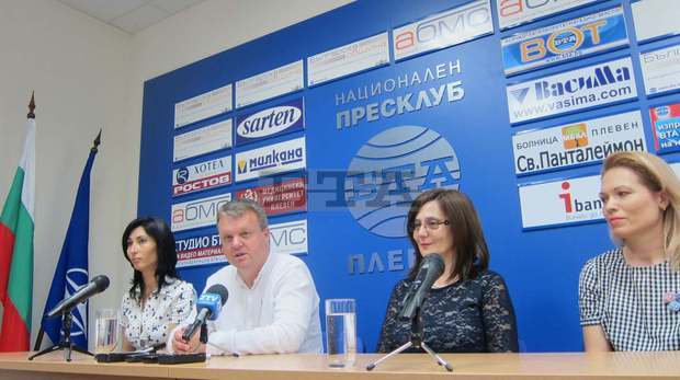 Ученичка от Свищов е спечелила златен медал и златна купа на финала на международното състезание "Математика без граници" Ученичка от Свищов е спечелила златен медал и златна купа на финала на международното състезание "Математика без граници"