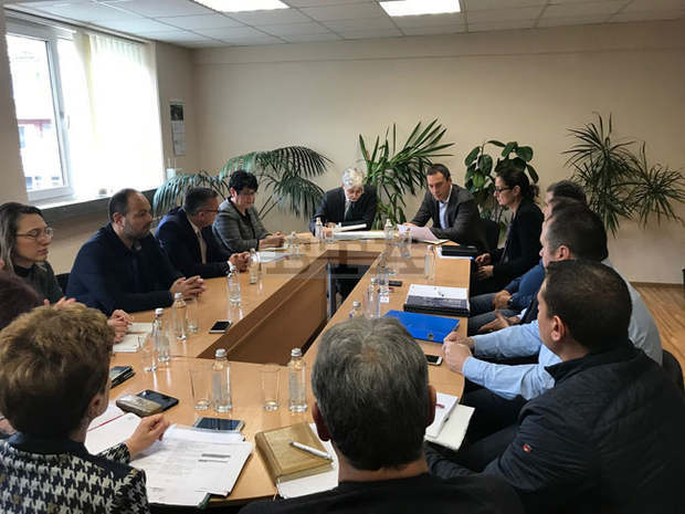 Министър Нено Димов и кметът на Бургас започнаха поредица срещи за чистотата на въздуха в града Министър Нено Димов и кметът на Бургас започнаха поредица срещи за чистотата на въздуха в града