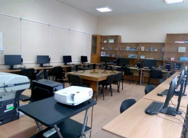 Работодатели съдействат за подобряване на учебната среда в свищовската професионална гимназия "Алеко Константинов"