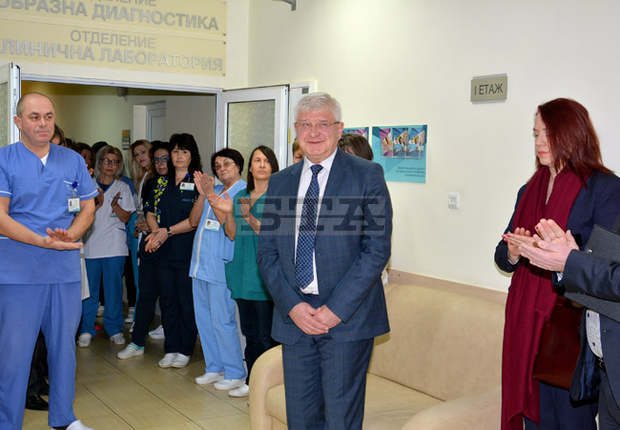 Онкоболницата във Варна оборудва две отделения с най-модерната лапароскопска апаратура със средства от общината