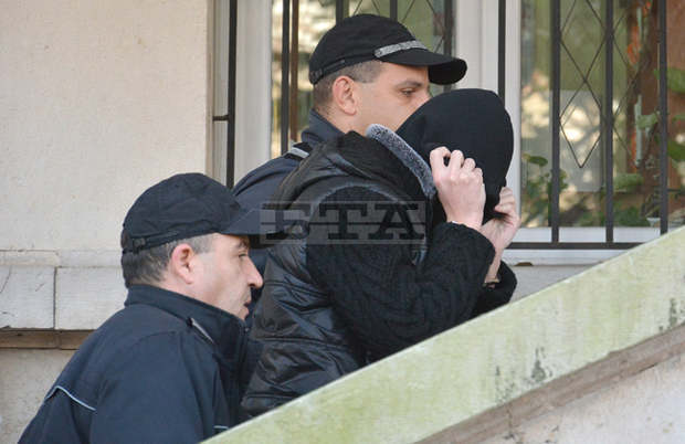 Варненският окръжен съд не задържа под стража момчето, убило баща си
