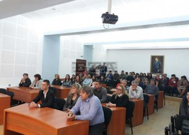 За втора година кметът на Свищов награди служители от общинска администрация За втора година кметът на Свищов награди служители от общинска администрация