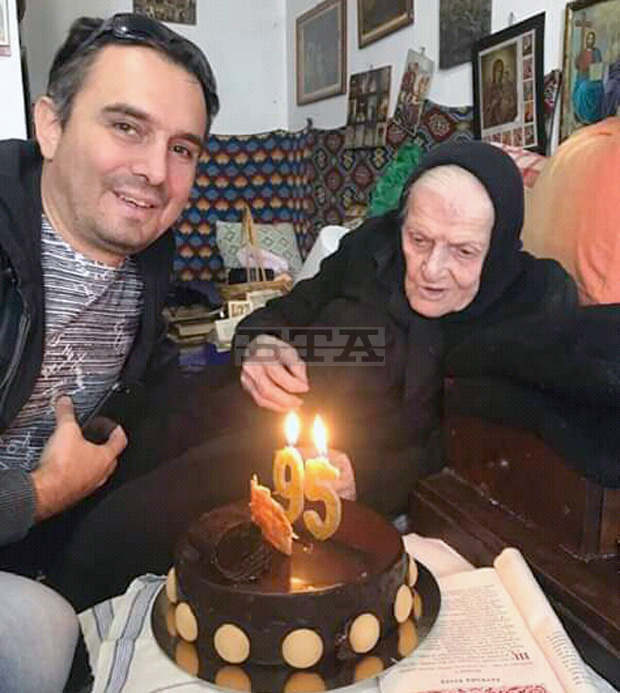 Представители на местната власт почетоха най-възрастната монахиня в община Свищов за нейния 95-и рожден ден