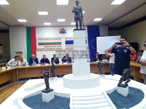 Плевен иска от Министерството на отбраната месингови гилзи за паметник