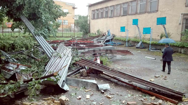 Пет села в Търговищко са без ток след бурята в региона