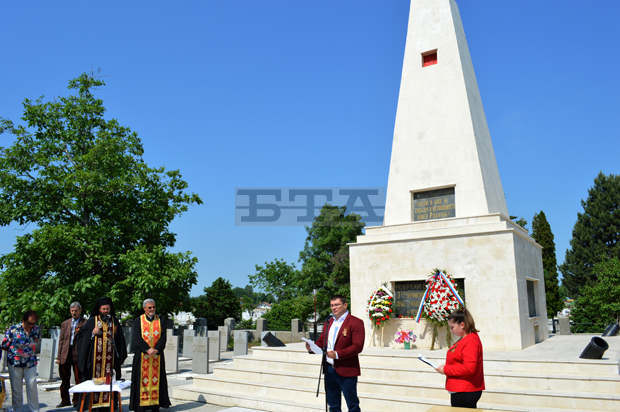 С шествие и церемония на Руското военно гробище във Видин отбелязаха Деня на победата
