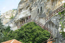 Книга предоставя знания за Средновековния град Червен край Русе