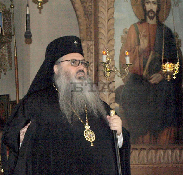 Варненският митрополит призова духовниците да се молят за лекарското съсловие