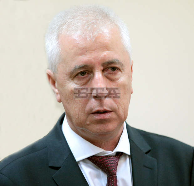 Министърът на здравеопазването Николай Петров обсъди с местната власт в Бургас мерките за стабилизиране на УМБАЛ в града Министърът на здравеопазването Николай Петров обсъди с местната власт в Бургас мерките за стабилизиране на УМБАЛ в града