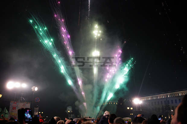 София посреща новата 2019 г. с концерта "Сцена под звездите"