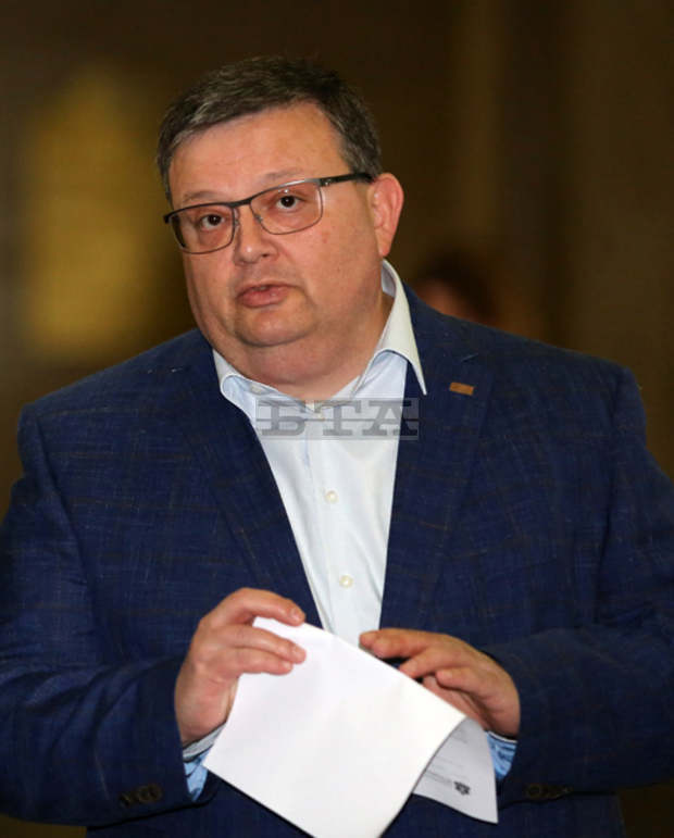 Прокуратурата ще поиска постоянна мярка за шофьорката, предизвикала катастрофата на АМ "Тракия" край Вакарел Прокуратурата ще поиска постоянна мярка за шофьорката, предизвикала катастрофата на АМ "Тракия" край Вакарел