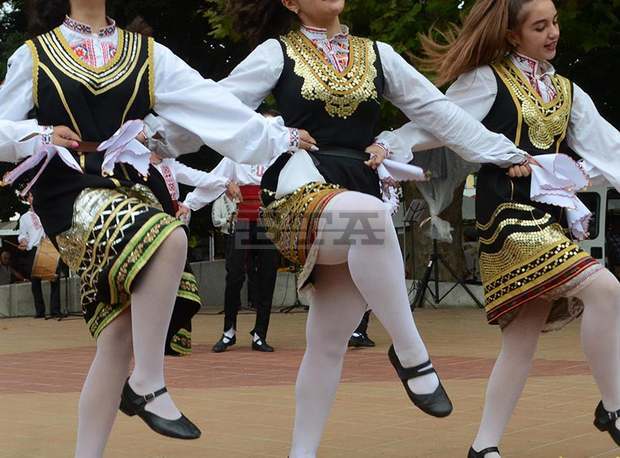 Единадесети национален детски фолклорен конкурс "Дай, бабо, огънче!" се подготвя в село Мещица