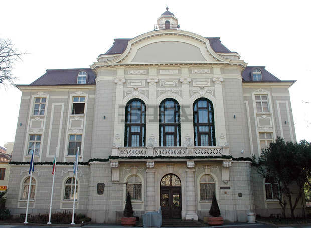 Възстановяват зеленото  пространство на бул. "Пещерско шосе"  на територията на район "Централен" в Пловдив