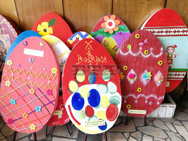 Общо 230 снимки на Великденски яйца са получили организаторите на Международния Великденски фестивал в Босилеград, Сърбия