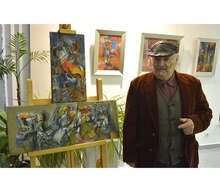 Български изселник в Турция откри художествена изложба в Хасково