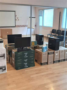 Деца от социалните услуги в Исперих получиха лаптопи и таблети