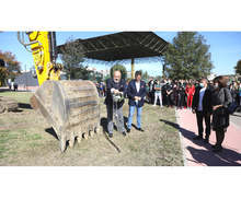 Министър Красен Кралев присъства на началото на строителството на нова спортна база в Пазарджик