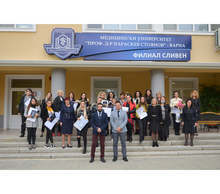 Общо 24 медицински сестри и 15 акушерки от Медицинския филиал в Сливен получиха дипломи