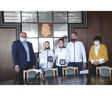 Наградиха с грамоти и почетни плакети златните медалистки от Европейските атлетически игри за деца до 16 години