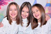 Осемгодишни тризначки от Разград дариха косите си за благородна кауза