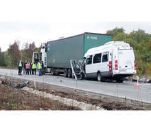 Тир и пътнически микробус са катастрофирали на пътя между Елхово и ГКПП "Лесово"