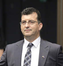 Ученик от езиковата гимназия в Сливен спечели конкурс на евродепутата Асим Адемов