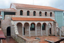 Все повече младоженци избират Епископската базилика в Сандански за сключване на граждански брак