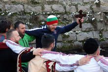 Шампион по таекуондо улови богоявленския кръст в Благоевград