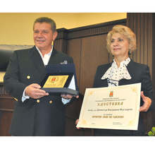 Неврологът проф. Димитър Масларов е удостоен с Почетен знак на община Хасково