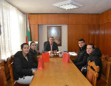 Полицаи от ОД на МВР-Монтана събраха 3180 лева и ги дариха на деца на починали свои колеги