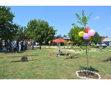 Община Монтана и граждани изградиха детска площадка край река Огоста